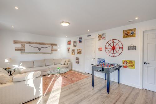 Living room - 6973 Rue Champlain, Wentworth-Nord, QC - Indoor