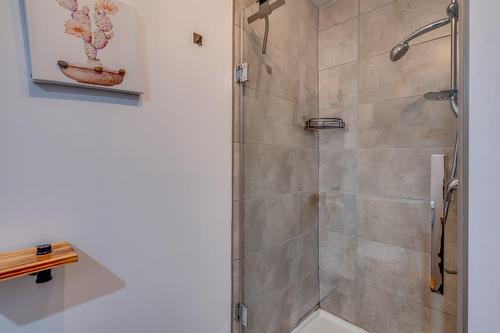 Bathroom - 6973 Rue Champlain, Wentworth-Nord, QC - Indoor Photo Showing Bathroom