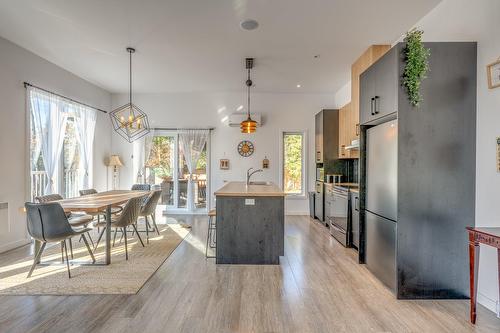 Kitchen - 6973 Rue Champlain, Wentworth-Nord, QC - Indoor