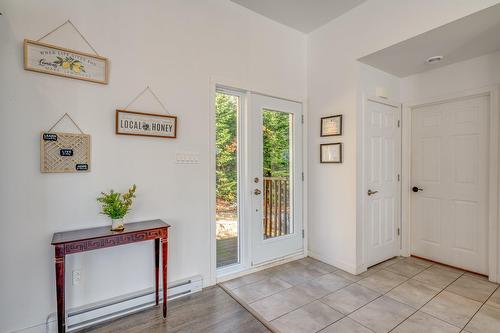 Hall - 6973 Rue Champlain, Wentworth-Nord, QC - Indoor Photo Showing Other Room