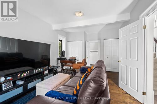 105 Crichton Street, Ottawa, ON - Indoor