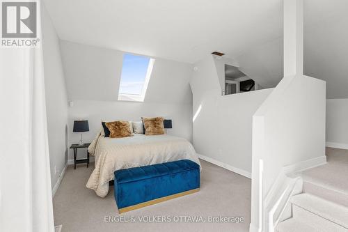 105 Crichton Street, Ottawa, ON - Indoor Photo Showing Bedroom