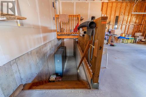 15 Selena Street, Kawartha Lakes (Lindsay), ON - Indoor Photo Showing Other Room