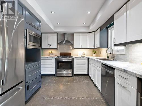 417 Kingsview Drive, Caledon, ON - Indoor Photo Showing Kitchen With Upgraded Kitchen