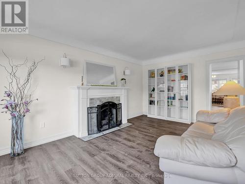 365 Beach Boulevard, Hamilton, ON - Indoor Photo Showing Living Room With Fireplace