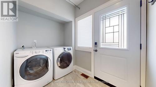 136 Denlow Boulevard, Toronto, ON - Indoor Photo Showing Laundry Room