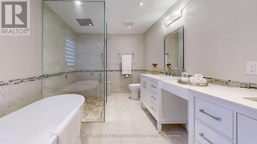 136 Denlow Boulevard, Toronto, ON - Indoor Photo Showing Bathroom