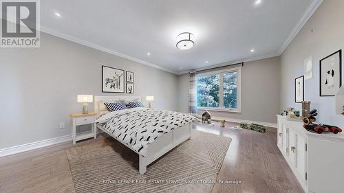 136 Denlow Boulevard, Toronto, ON - Indoor Photo Showing Bedroom