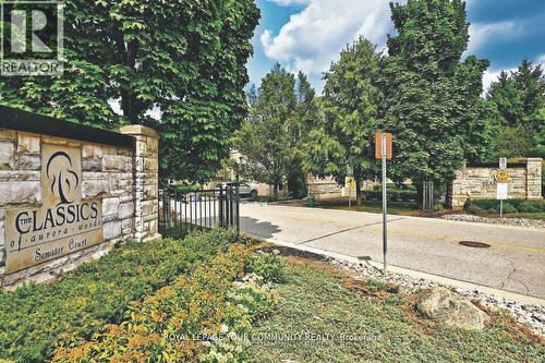 18 - 3 SENATOR COURT  Aurora, ON L4G 7P2