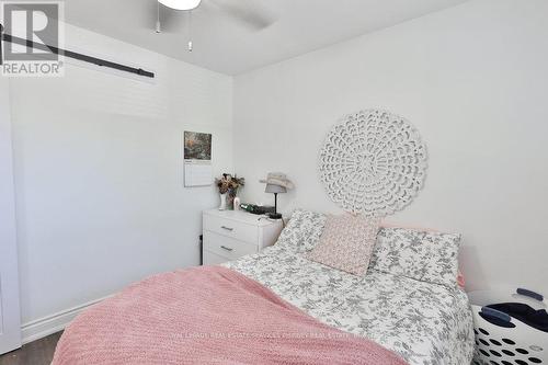 1404 Lewisham Drive, Mississauga, ON - Indoor Photo Showing Bedroom