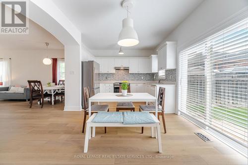 3896 Bloomington Crescent, Mississauga, ON - Indoor Photo Showing Dining Room