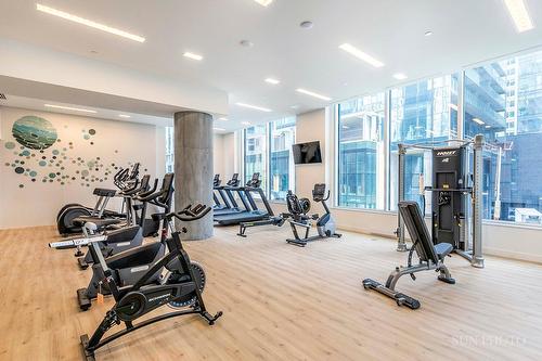 Exercise room - 1911-1020 Rue De La Montagne, Montréal (Ville-Marie), QC - Indoor Photo Showing Gym Room