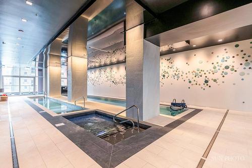 Pool - 1911-1020 Rue De La Montagne, Montréal (Ville-Marie), QC - Indoor Photo Showing Other Room