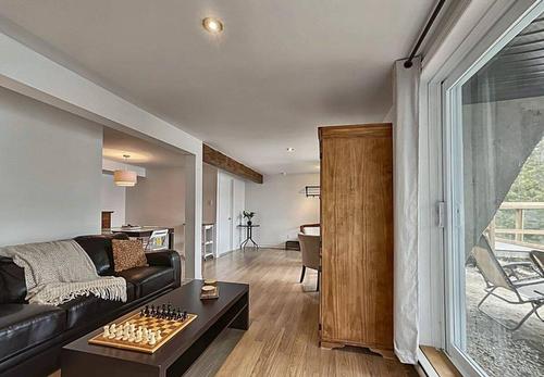 Salle familiale - 2705 Route 323 N., Amherst, QC - Indoor Photo Showing Other Room
