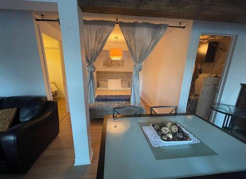 Salle familiale - 2705 Route 323 N., Amherst, QC - Indoor