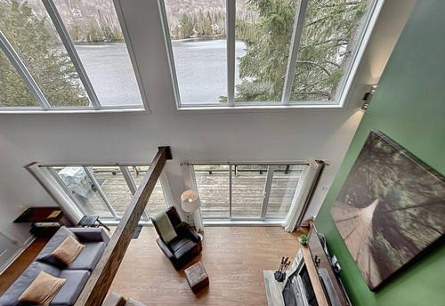 Salon - 2705 Route 323 N., Amherst, QC - Indoor Photo Showing Other Room