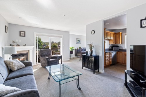 306-650 Dobson Rd, Duncan, BC - Indoor Photo Showing Living Room With Fireplace