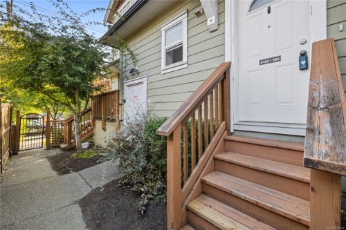 102-582 Rosehill St, Nanaimo, BC 