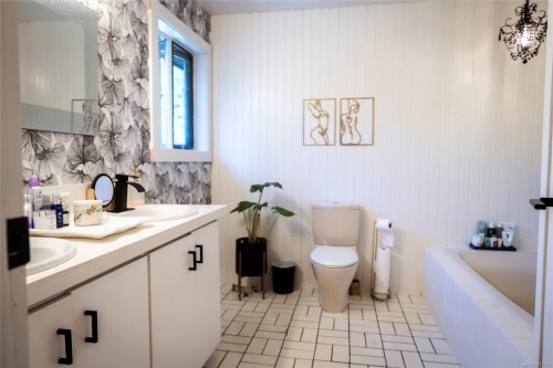 6866 Doumont Rd, Nanaimo, BC 