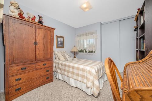 311-1249 Pacific Avenue, Kelowna, BC - Indoor Photo Showing Bedroom