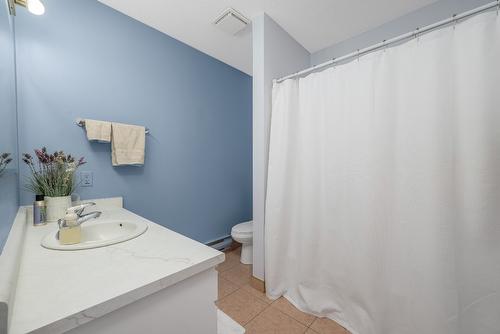 311-1249 Pacific Avenue, Kelowna, BC - Indoor Photo Showing Bathroom