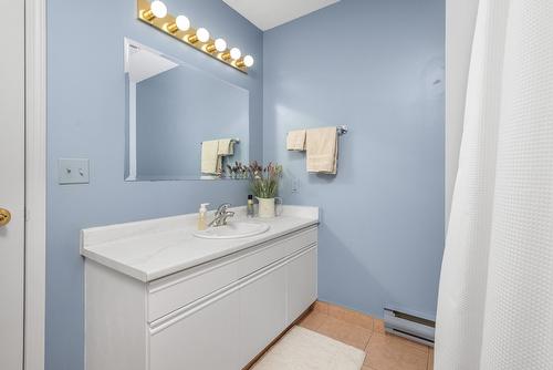 311-1249 Pacific Avenue, Kelowna, BC - Indoor Photo Showing Bathroom