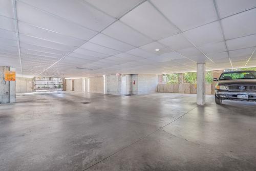 311-1249 Pacific Avenue, Kelowna, BC - Indoor Photo Showing Other Room