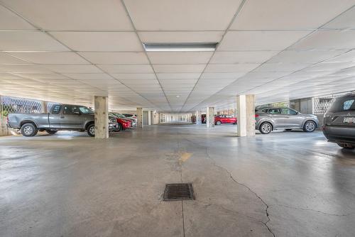 311-1249 Pacific Avenue, Kelowna, BC - Indoor Photo Showing Garage