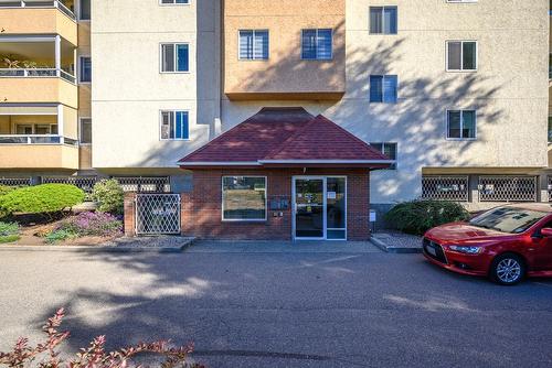 311-1249 Pacific Avenue, Kelowna, BC - Outdoor