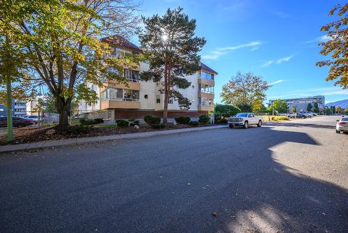311-1249 Pacific Avenue, Kelowna, BC - Outdoor