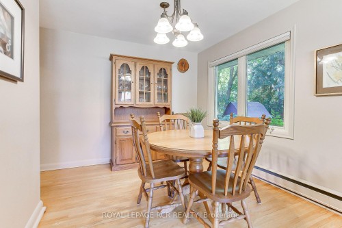 130 Park Avenue, Newmarket, ON - Indoor Photo Showing Dining Room