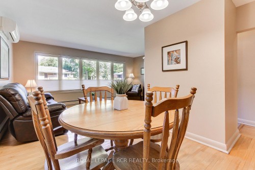 130 Park Avenue, Newmarket, ON - Indoor Photo Showing Dining Room