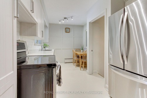 130 Park Avenue, Newmarket, ON - Indoor