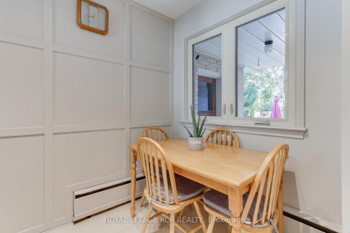 130 Park Avenue, Newmarket, ON - Indoor Photo Showing Dining Room