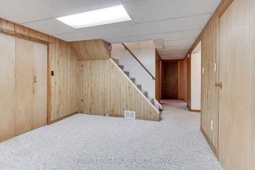 130 Park Avenue, Newmarket, ON - Indoor