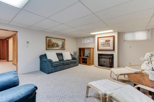 130 Park Avenue, Newmarket, ON - Indoor With Fireplace