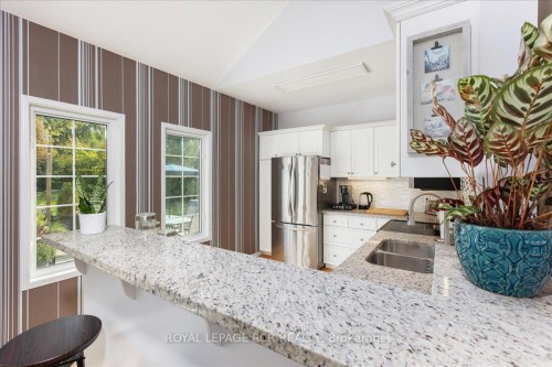 1903 Metro Road N, Georgina, ON - Indoor Photo Showing Kitchen With Double Sink