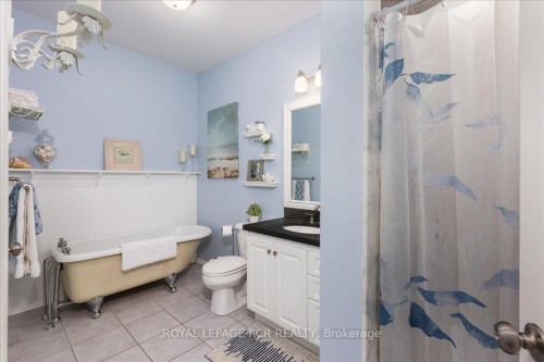 1903 Metro Road N, Georgina, ON - Indoor Photo Showing Bathroom