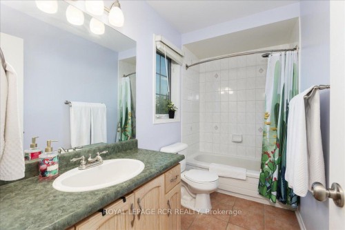 1903 Metro Road N, Georgina, ON - Indoor Photo Showing Bathroom