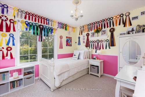 1903 Metro Road N, Georgina, ON - Indoor Photo Showing Bedroom