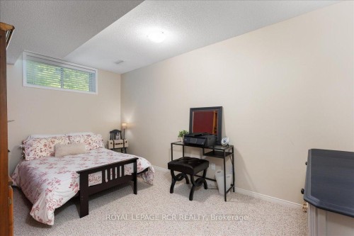 1903 Metro Road N, Georgina, ON - Indoor Photo Showing Bedroom