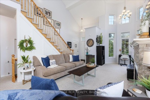 1903 Metro Road N, Georgina, ON - Indoor Photo Showing Other Room