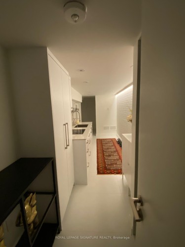 Bacholor-19 Teddington Park Avenue, Toronto, ON - Indoor Photo Showing Other Room