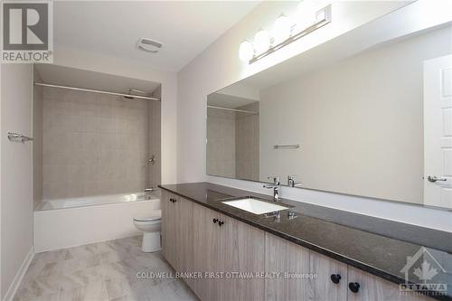 71 Kindred Row, Ottawa, ON - Indoor Photo Showing Bathroom