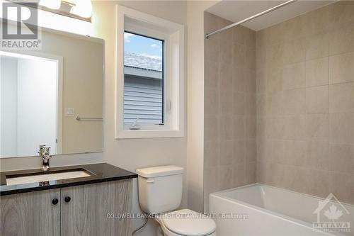 71 Kindred Row, Ottawa, ON - Indoor Photo Showing Bathroom