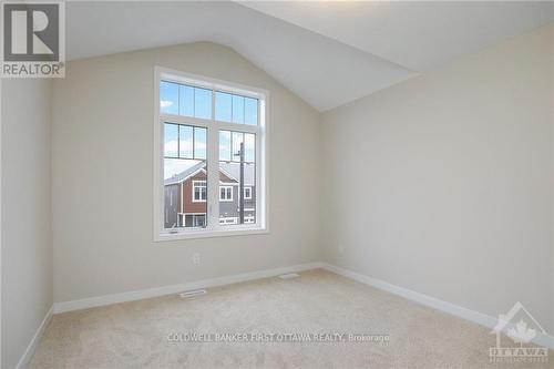 71 Kindred Row, Ottawa, ON - Indoor Photo Showing Other Room