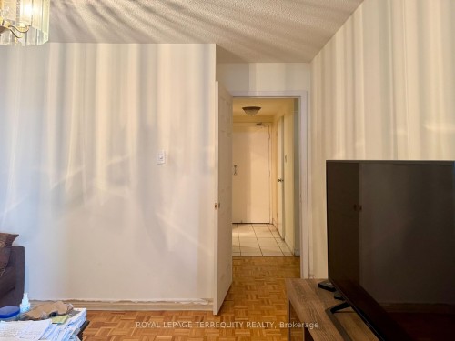 605-40 Panorama Court, Toronto, ON - Indoor Photo Showing Other Room