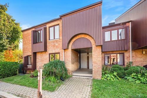 Frontage - 547Z Boul. Wilson, Longueuil (Le Vieux-Longueuil), QC 