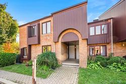 547Z Boul. Wilson  Longueuil (Le Vieux-Longueuil), QC J4L 1W9