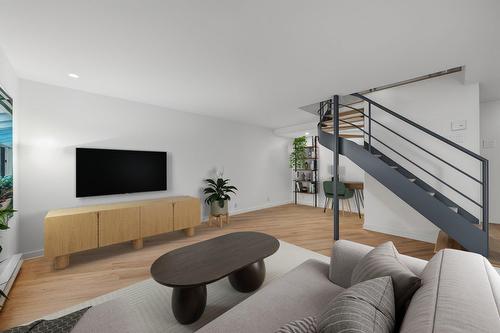 Living room - 547Z Boul. Wilson, Longueuil (Le Vieux-Longueuil), QC 